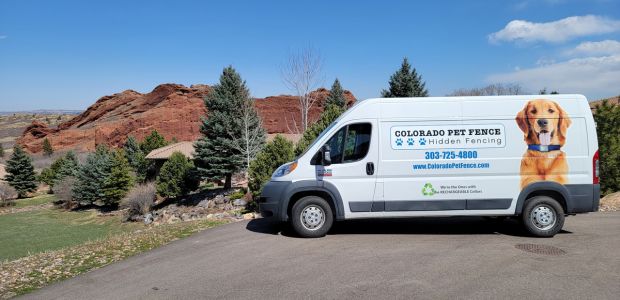 Colorado Pet Fence van with Colorado nature in background.